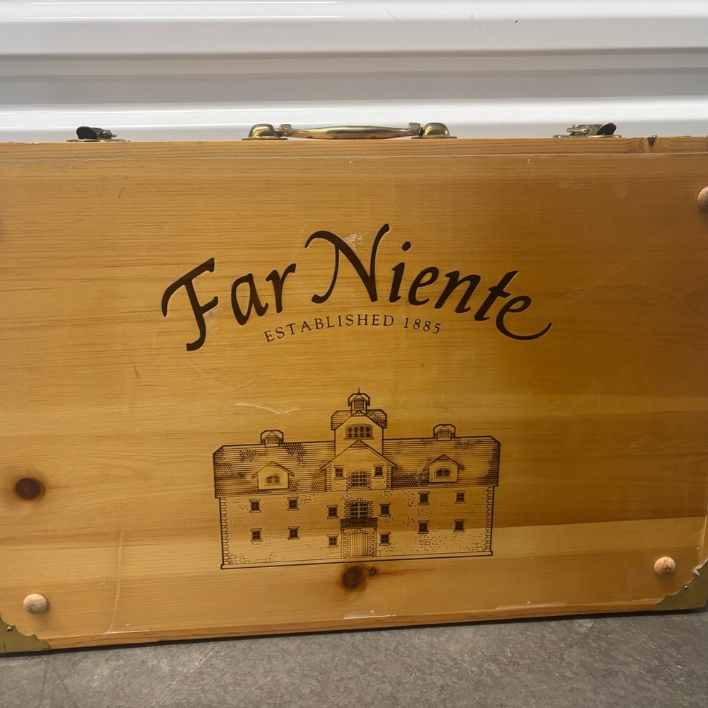 Far Niente Lockable Wooden Wine Box with Handle, Gourmet Trio Art, Foam Insert